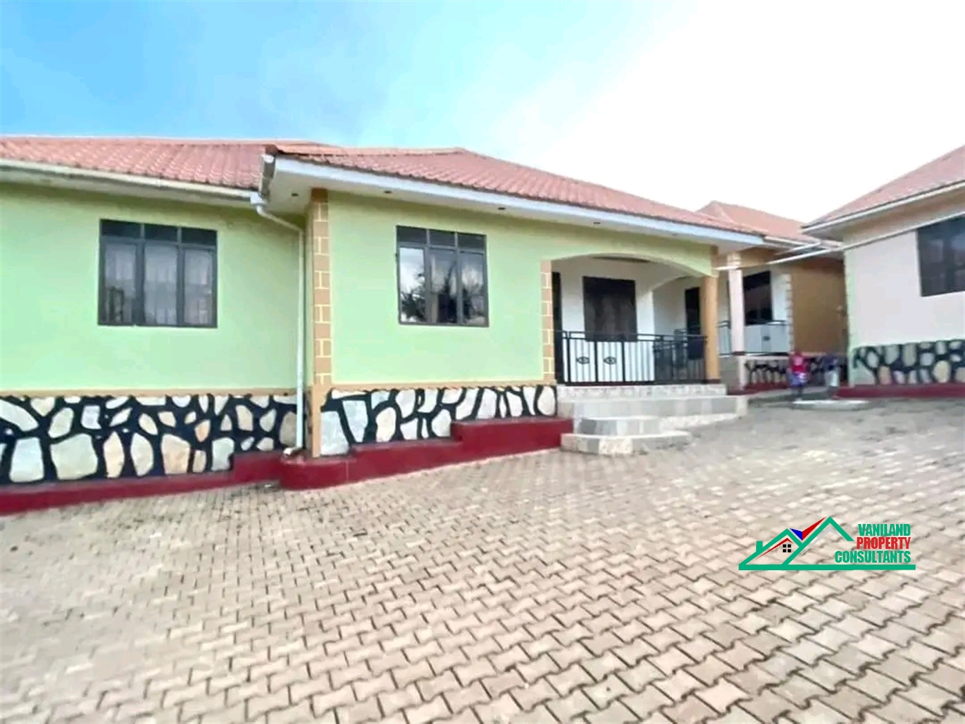 Semi Detached for rent in Mutungo Kampala