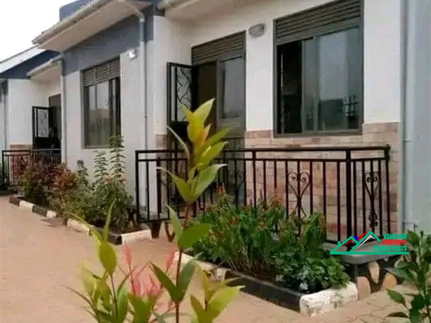 Semi Detached for rent in Mutungo Kampala