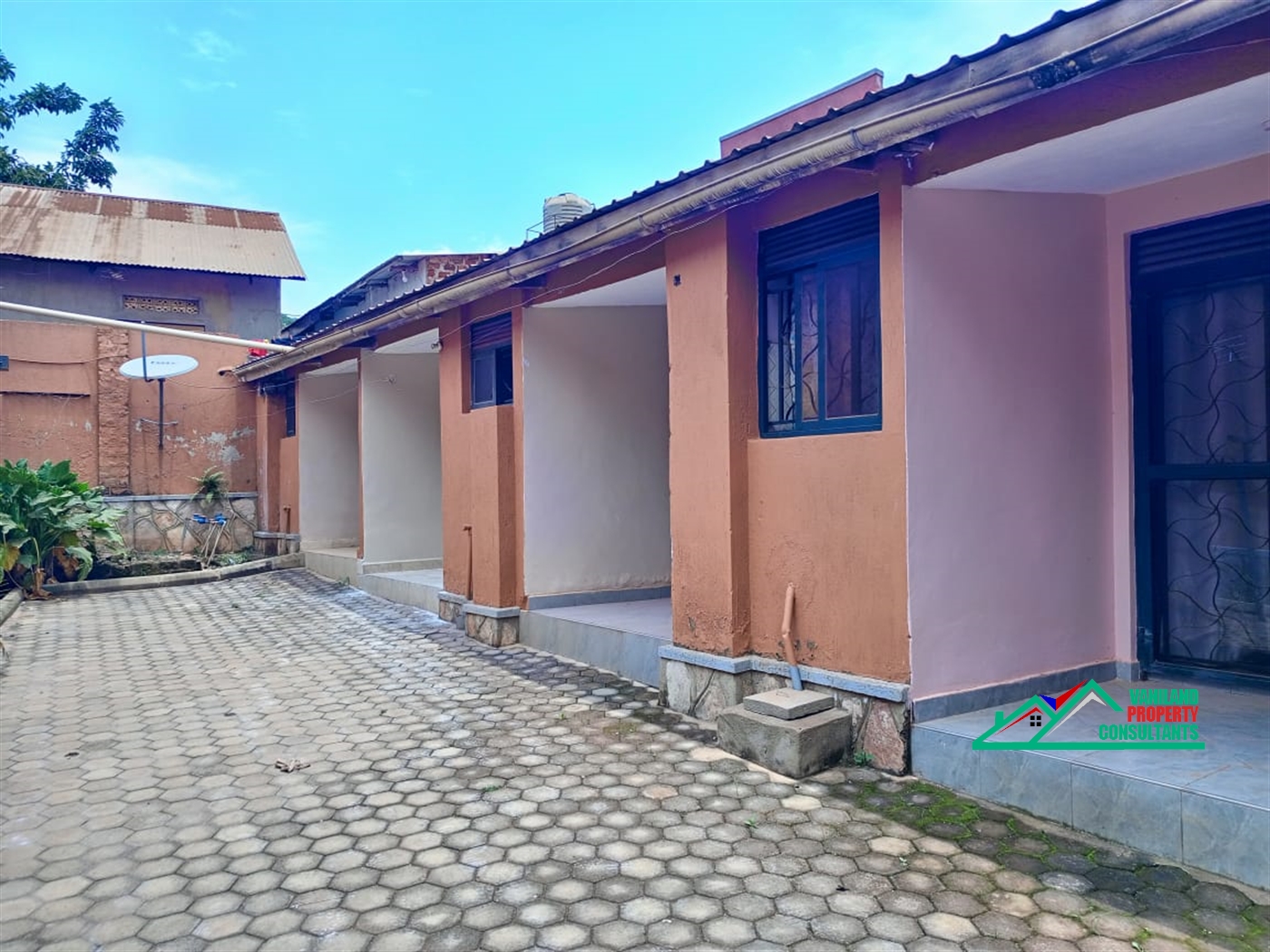 Semi Detached for rent in Mutungo Kampala