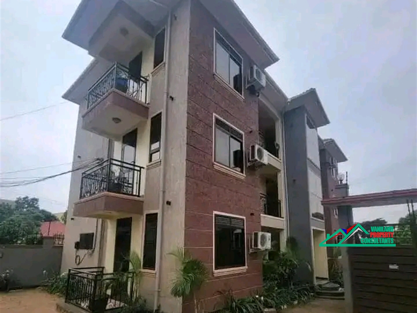 Semi Detached for rent in Mbuyaa Kampala