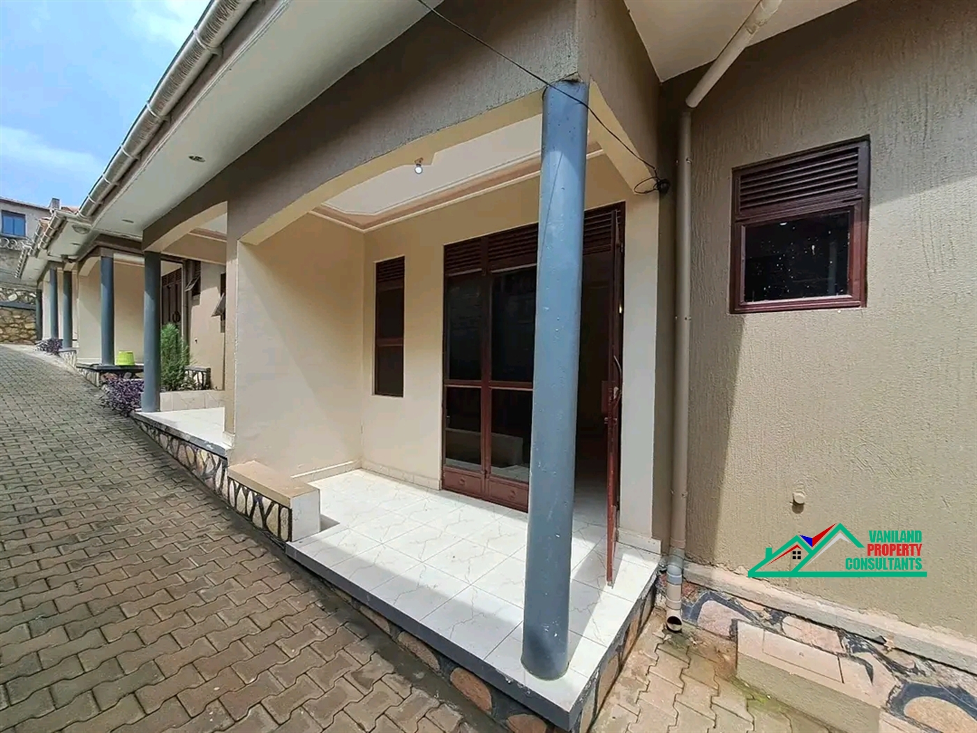 Semi Detached for rent in Mbuuya Kampala