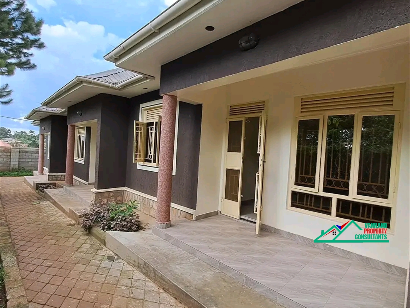 Semi Detached for rent in Mutungo Kampala