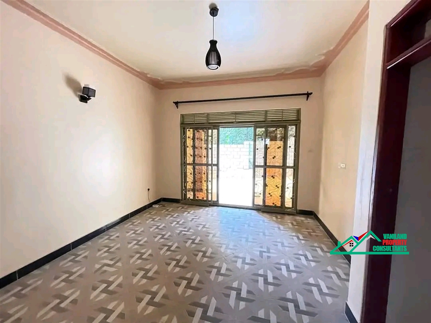 Semi Detached for rent in Mutungo Kampala