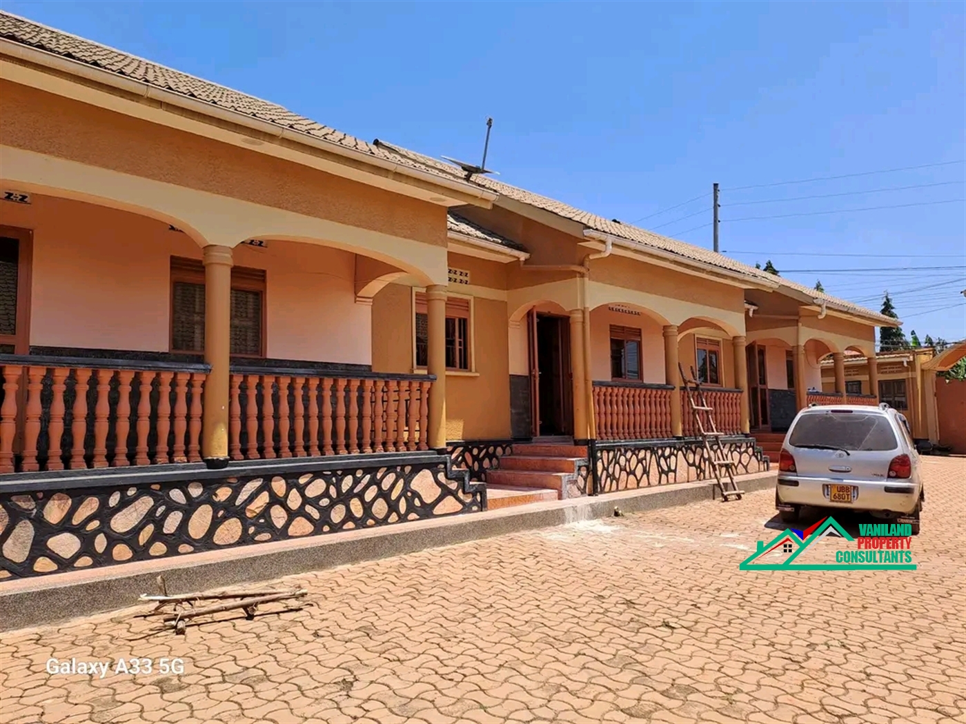 Semi Detached for rent in Mbuuya Kampala