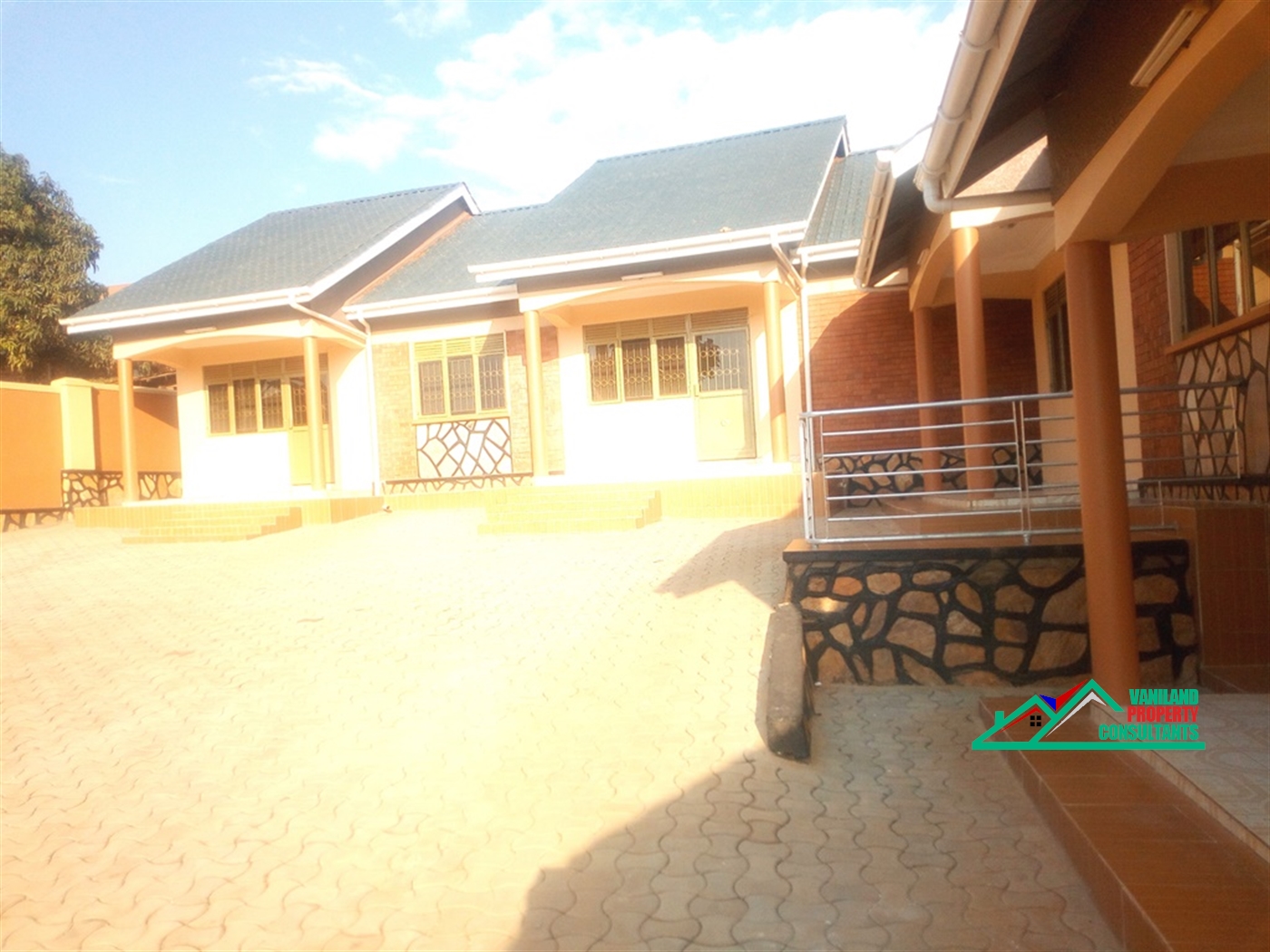 Semi Detached for rent in Kisaasi Kampala