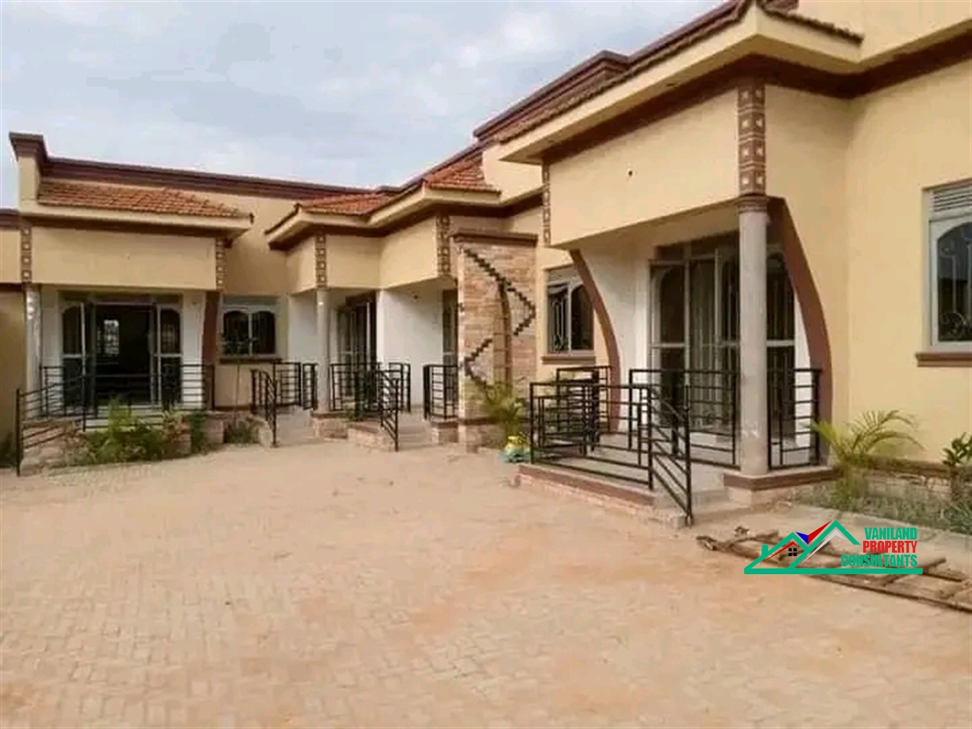 Semi Detached for rent in Mutungo Kampala