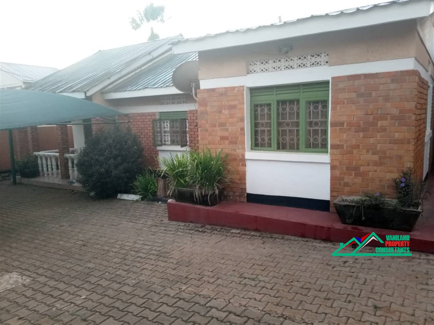 Bungalow for sale in Mutungo Kampala