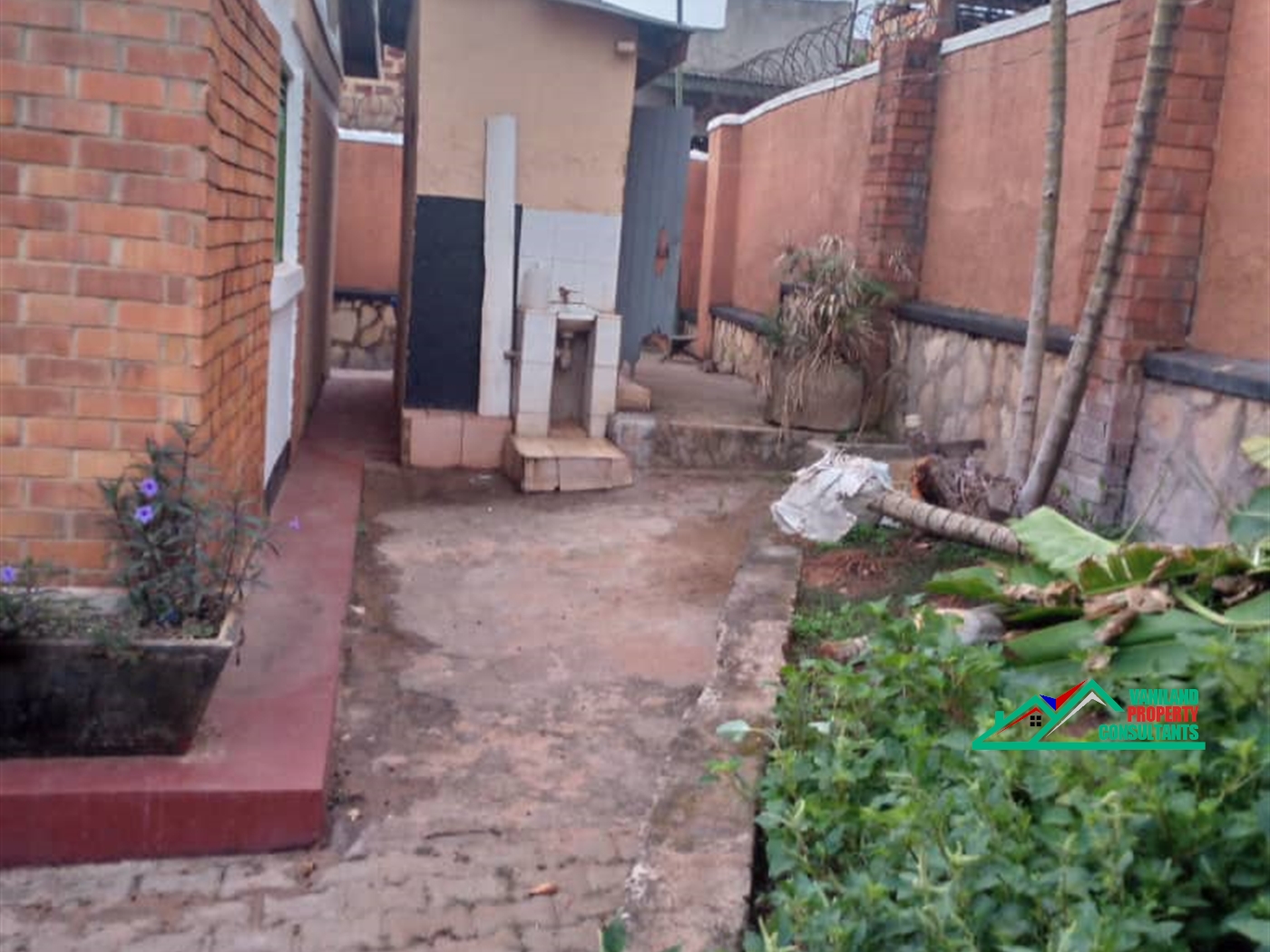 Bungalow for sale in Mutungo Kampala