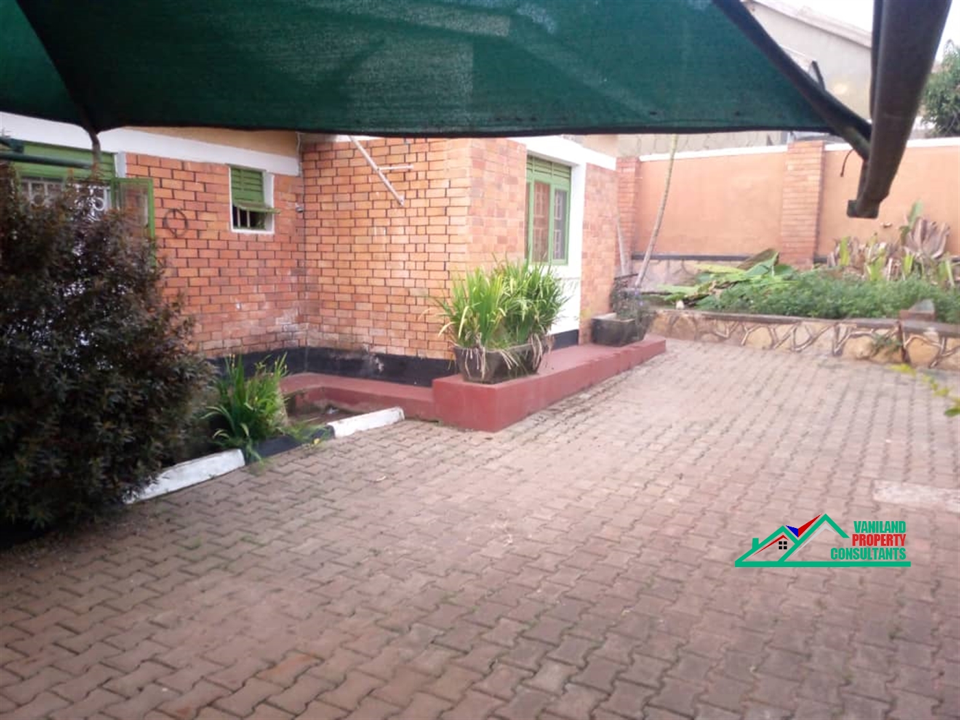 Bungalow for sale in Mutungo Kampala