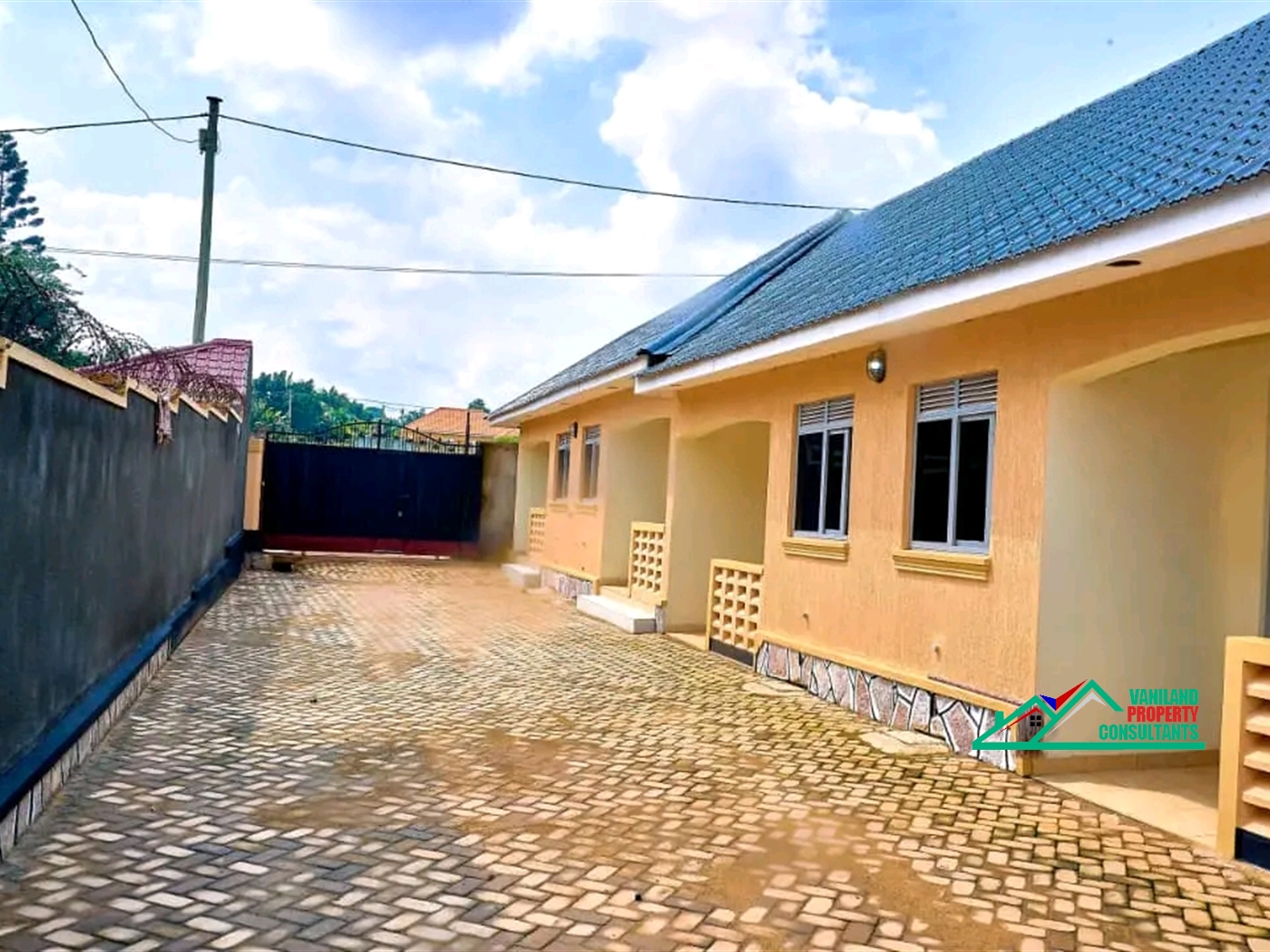 Semi Detached for rent in Mutungo Kampala