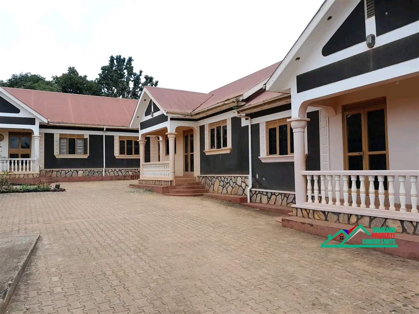 Semi Detached for rent in Mutungo Kampala