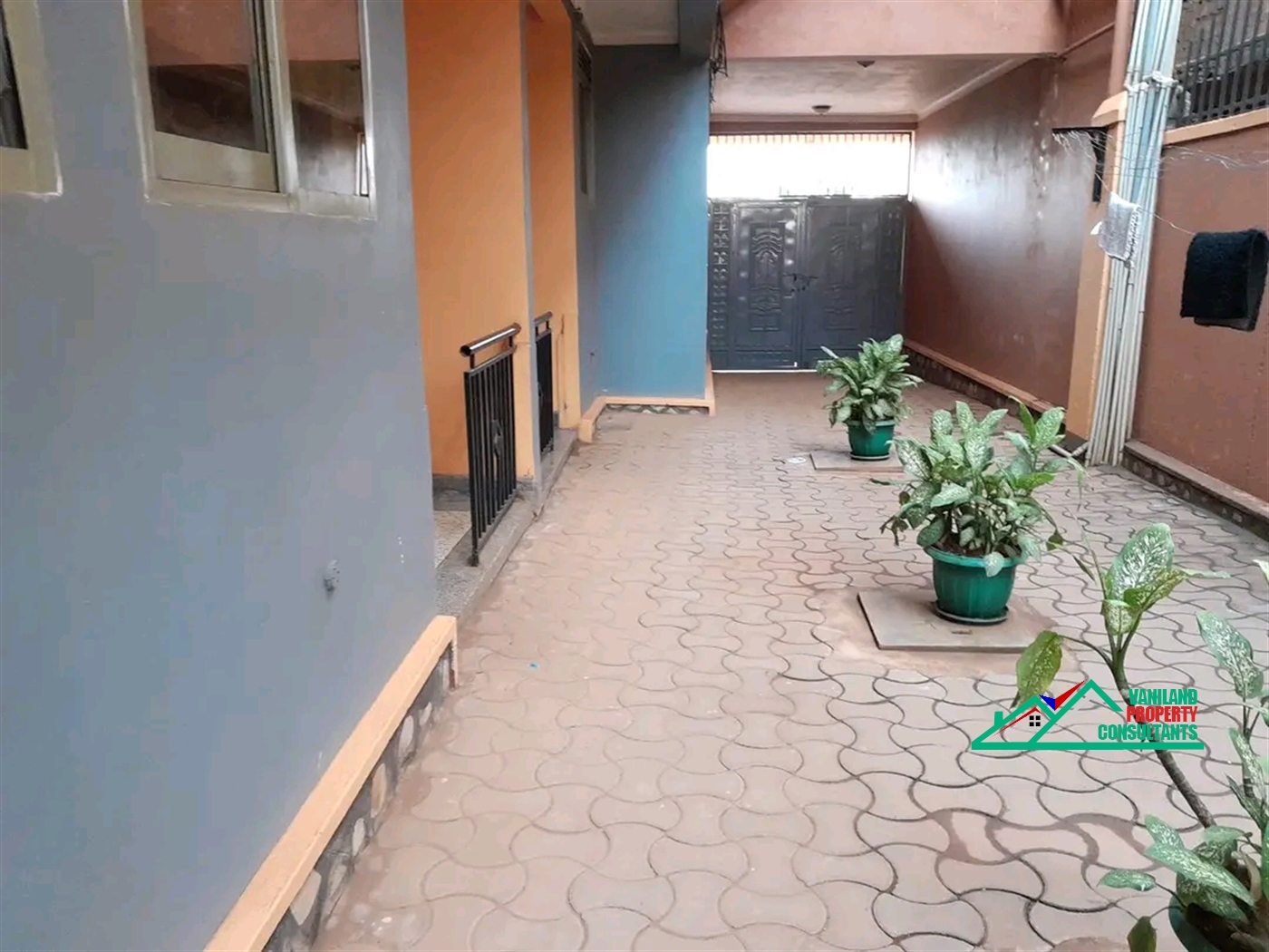 Semi Detached for rent in Mutungo Kampala