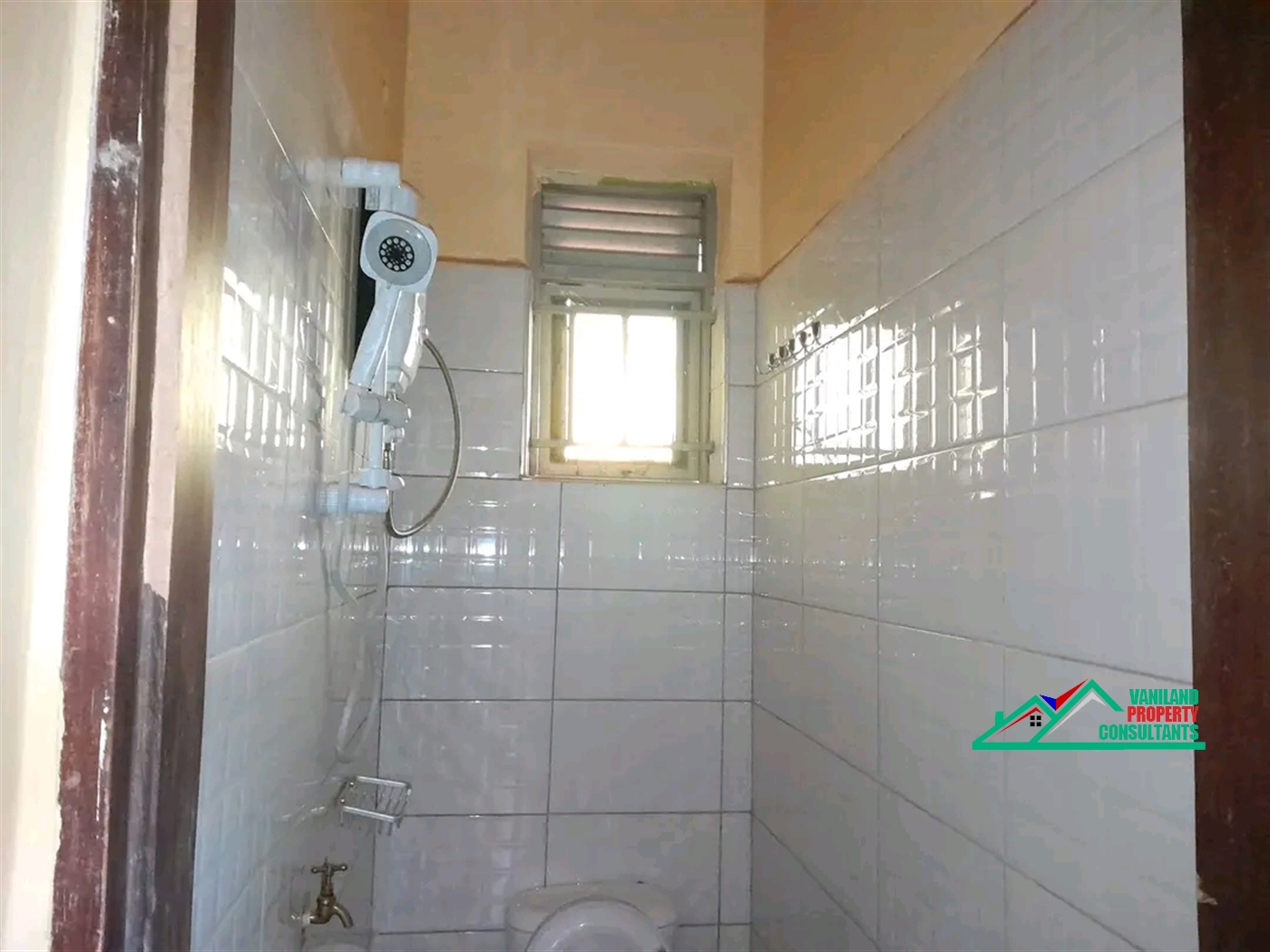 Semi Detached for rent in Mutungo Kampala