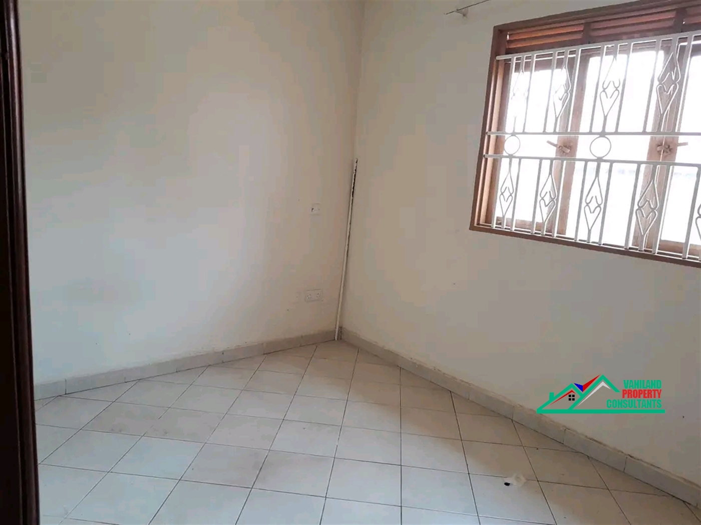 Semi Detached for rent in Mutungo Kampala