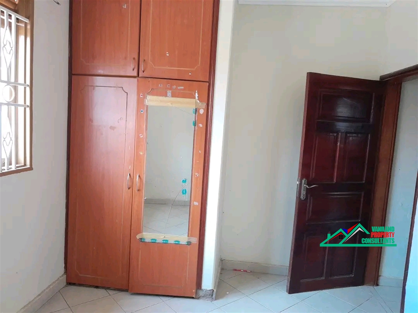 Semi Detached for rent in Mutungo Kampala