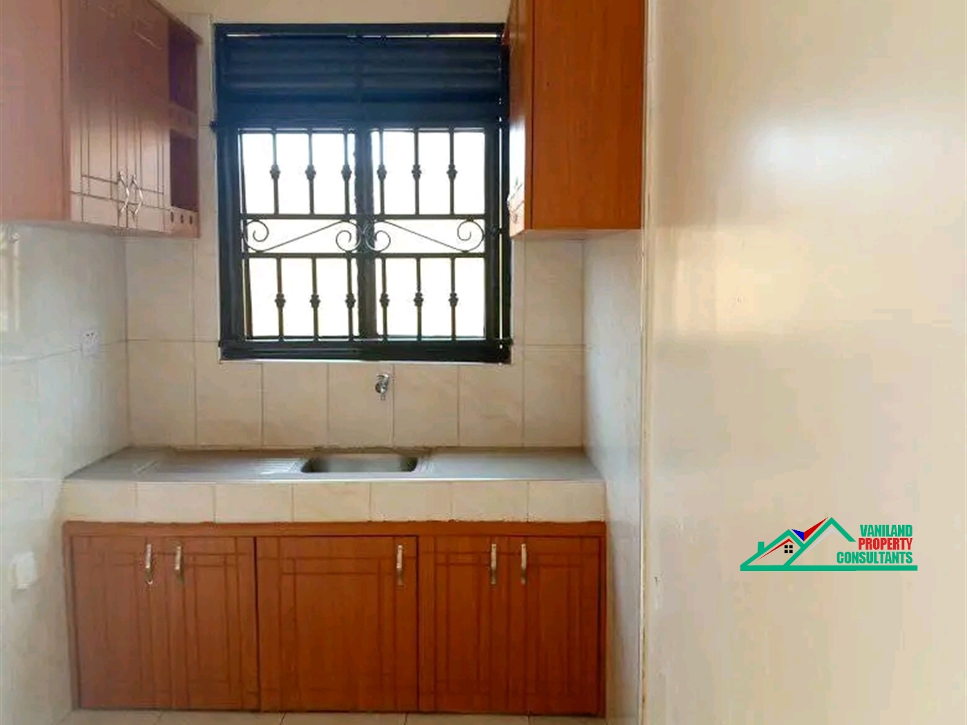 Semi Detached for rent in Mutungo Kampala