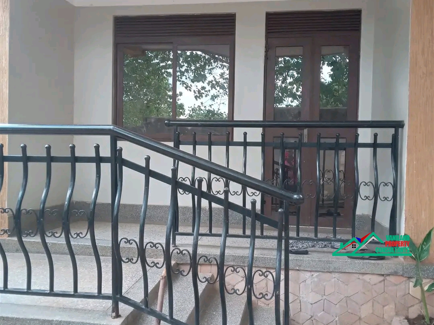 Semi Detached for rent in Mutungo Kampala