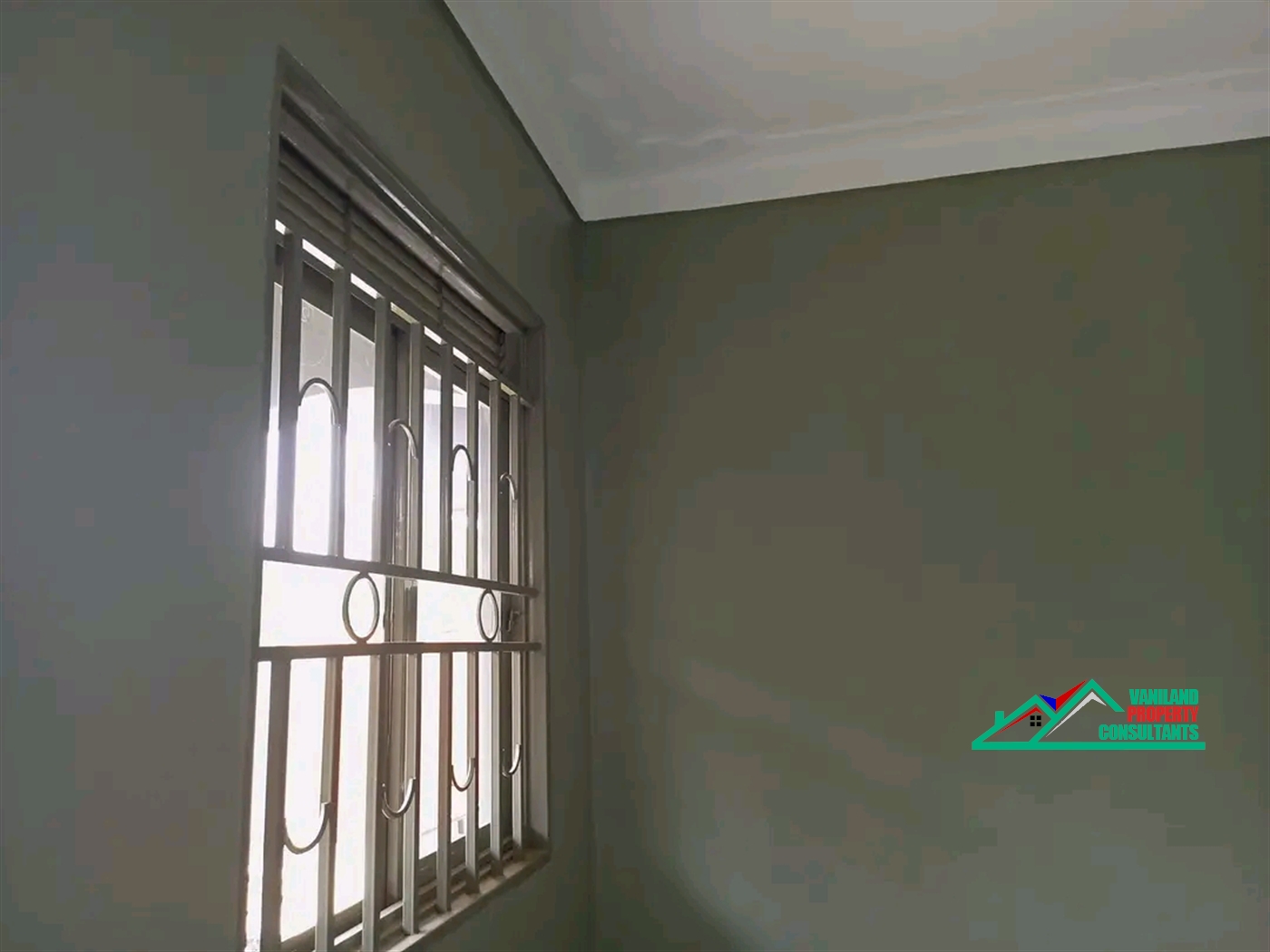 Semi Detached for rent in Mutungo Kampala