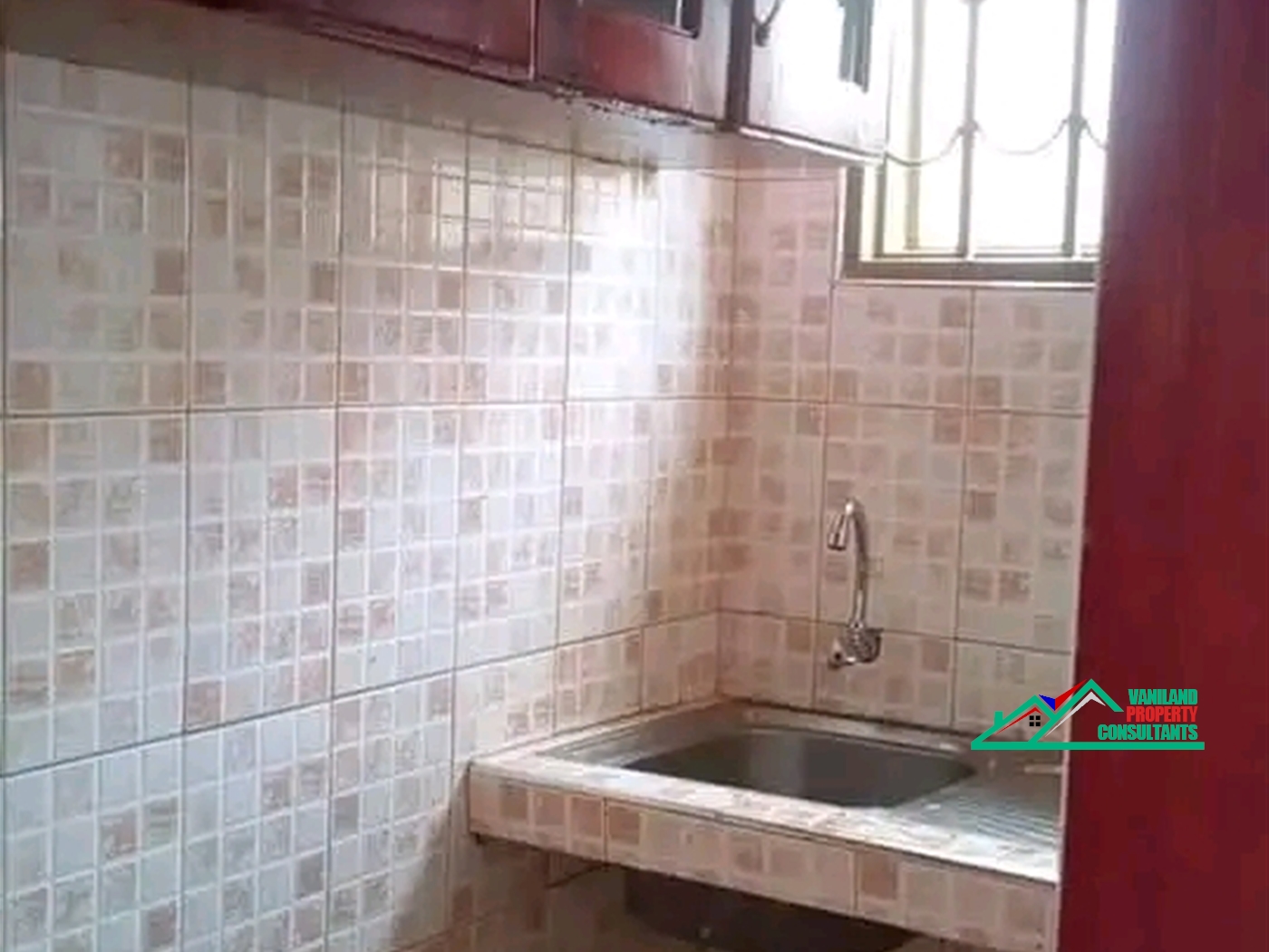 Semi Detached for rent in Mutungo Kampala