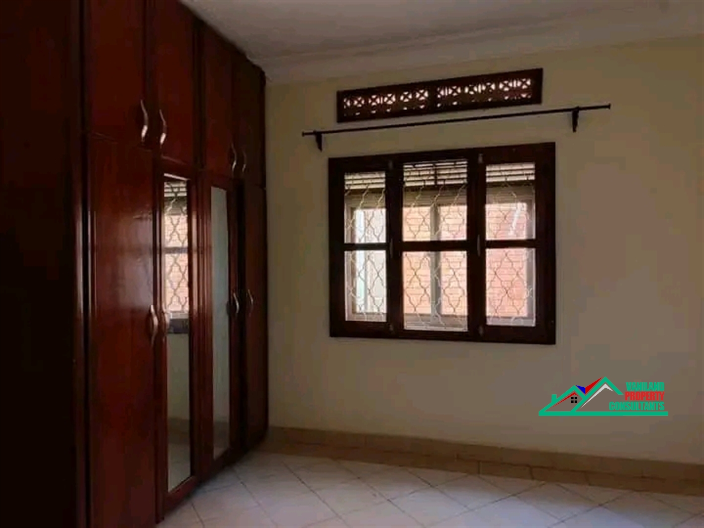 Semi Detached for rent in Mutungo Kampala