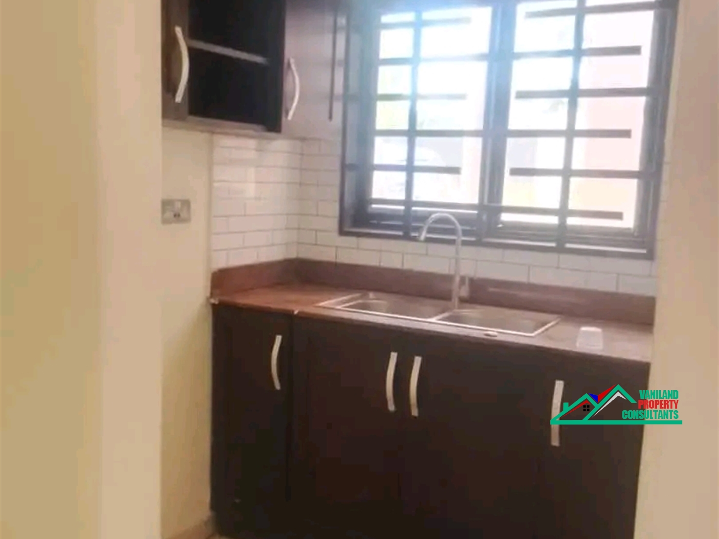 Semi Detached for rent in Mutungo Kampala