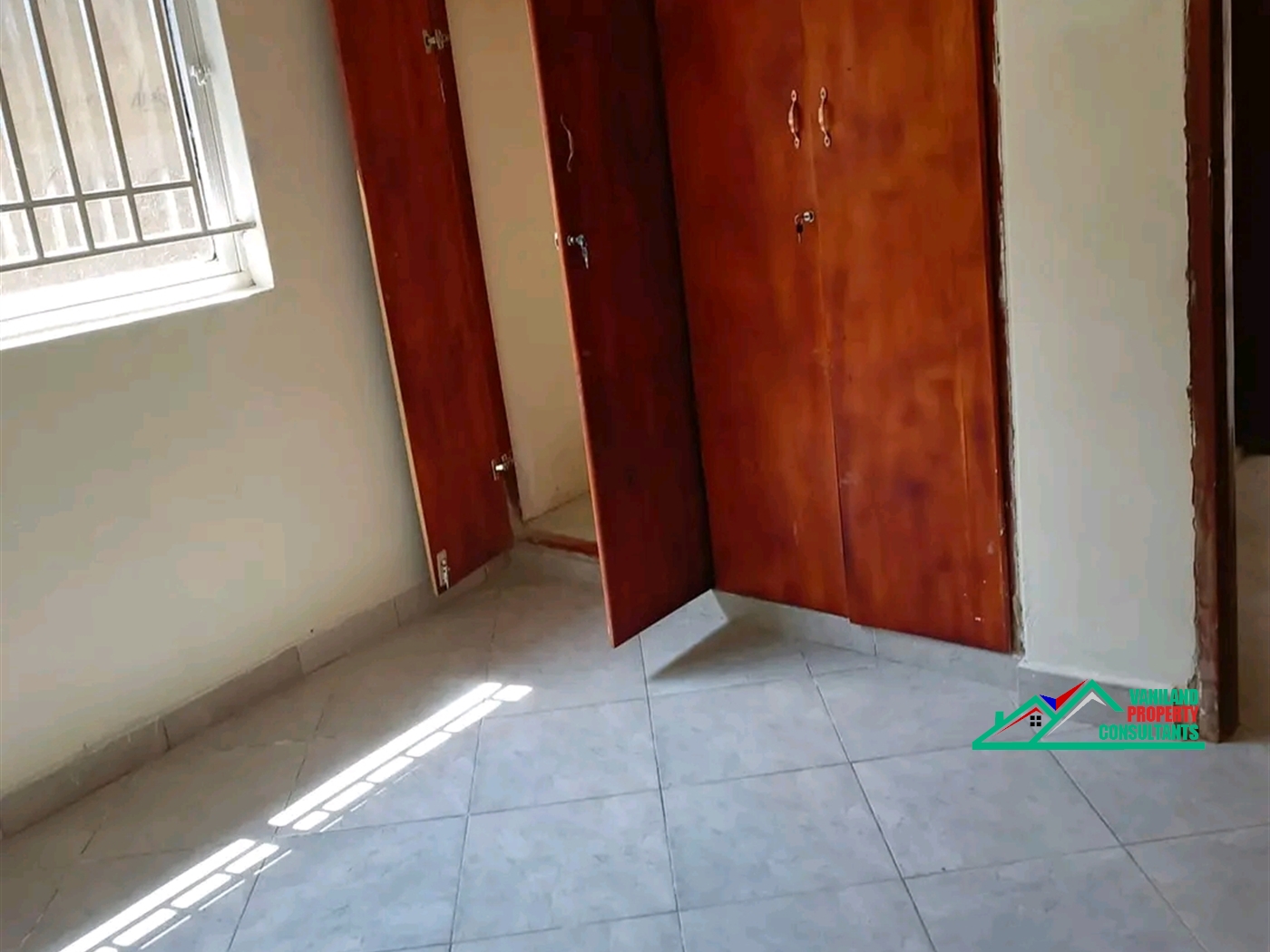 Semi Detached for rent in Mutungo Kampala