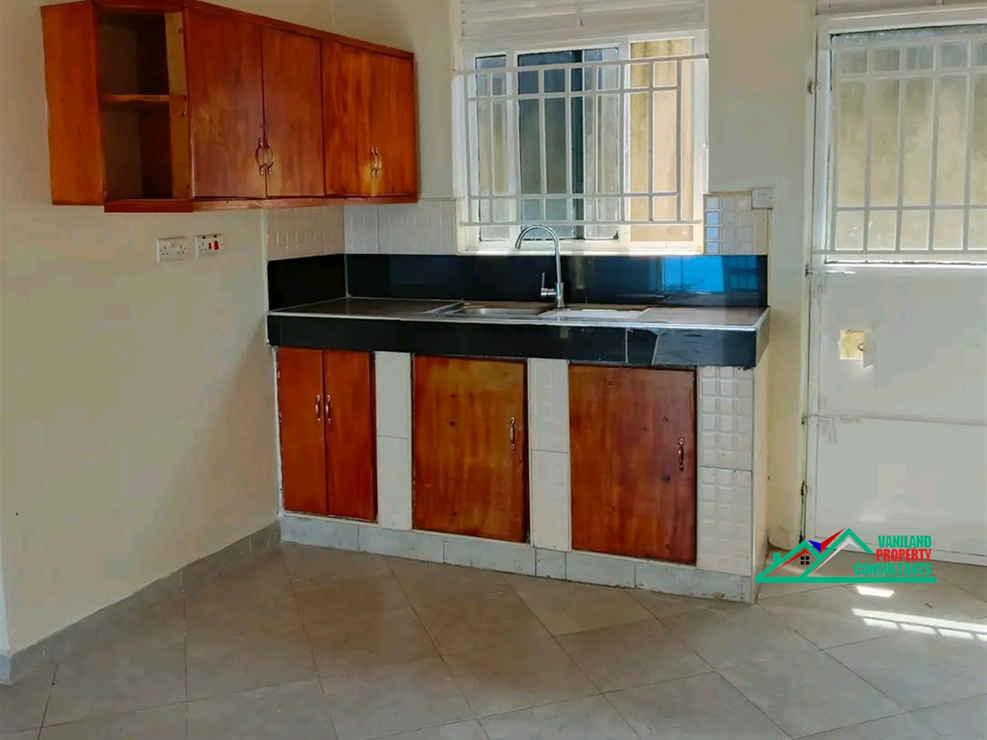 Semi Detached for rent in Mutungo Kampala