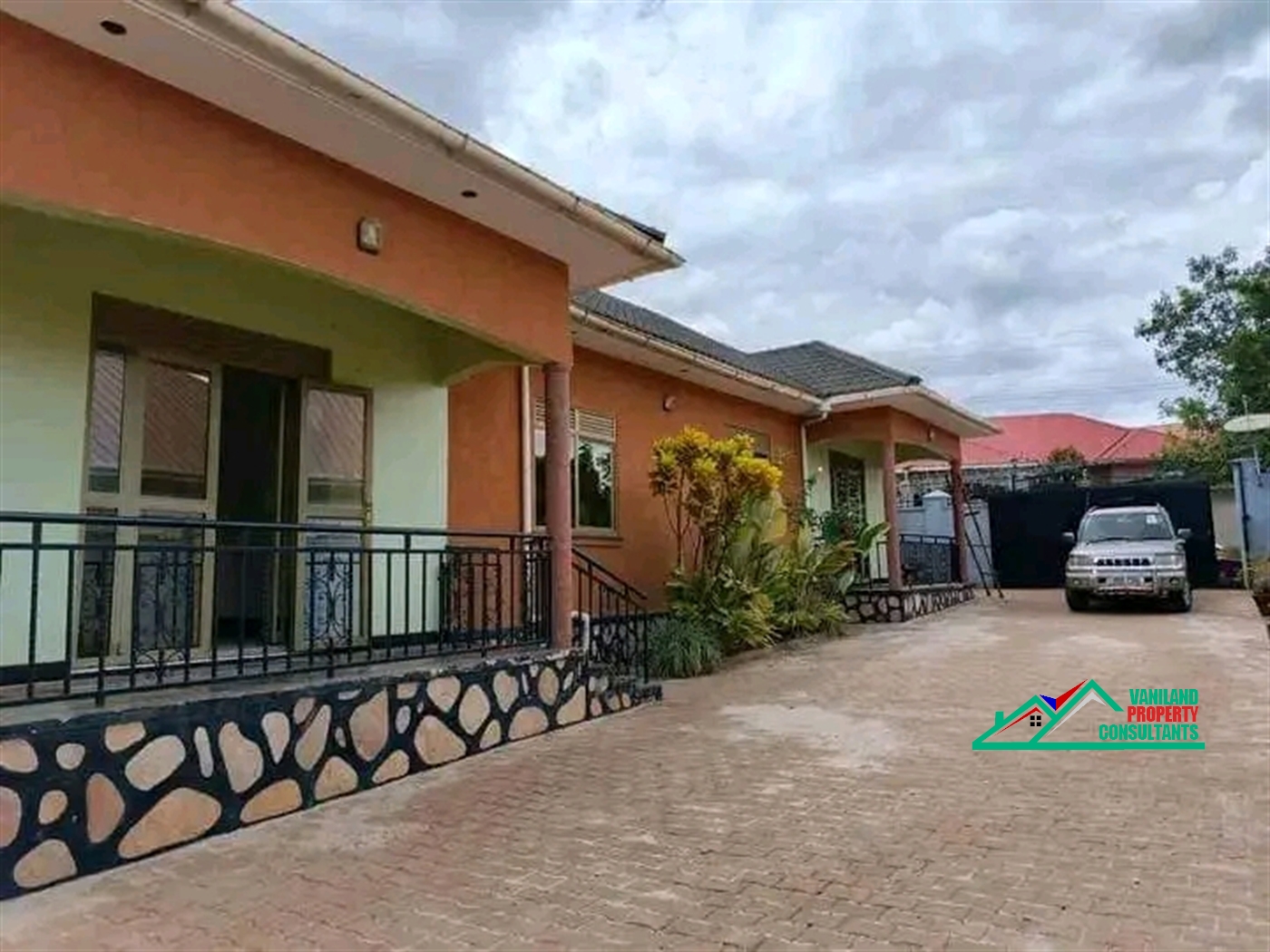 Semi Detached for rent in Mutungo Kampala