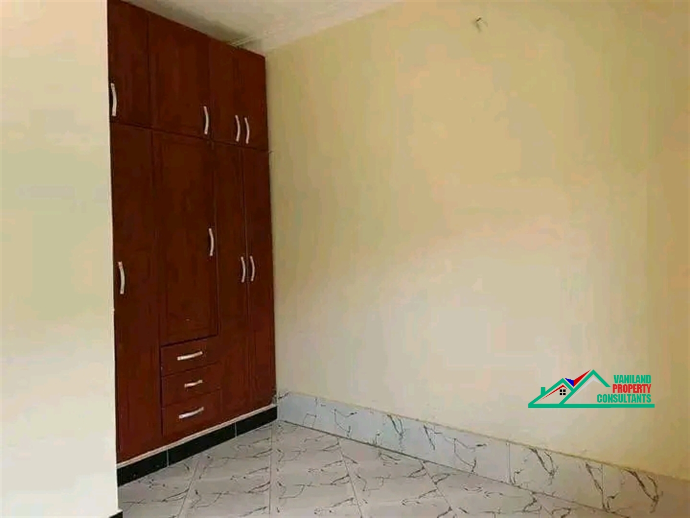 Semi Detached for rent in Mutungo Kampala