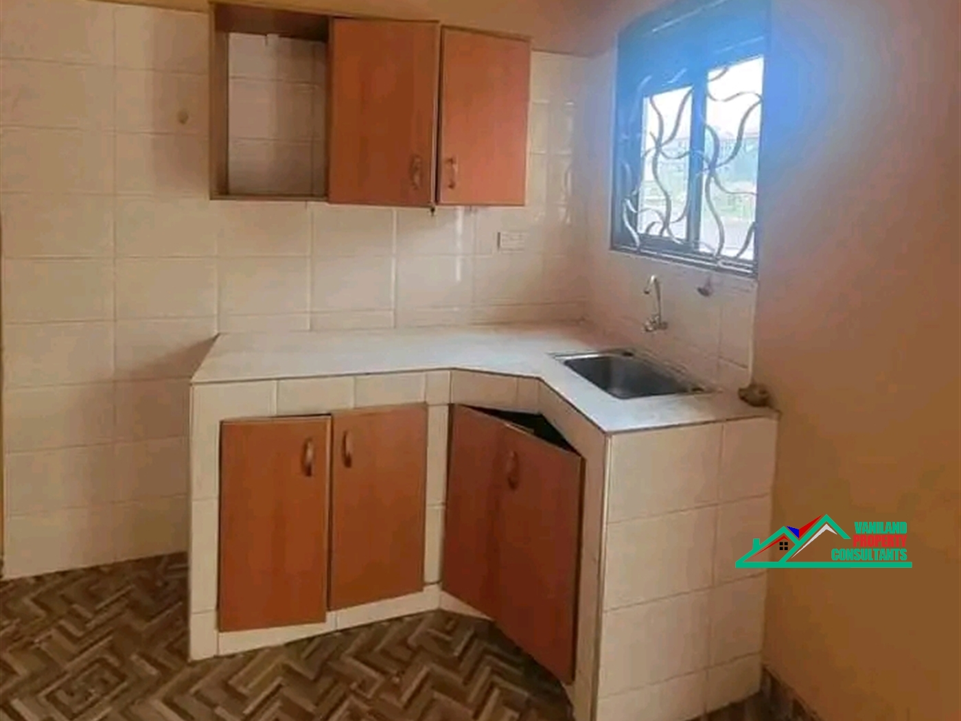 Semi Detached for rent in Mutungo Kampala