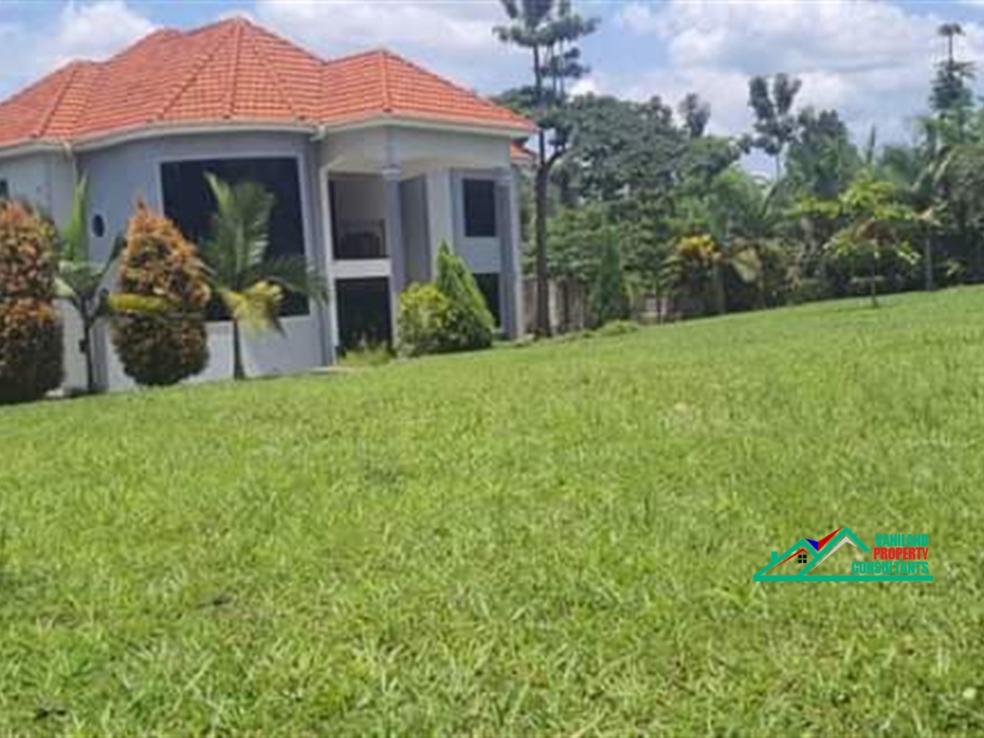 Mansion for sale in Gayaza Wakiso