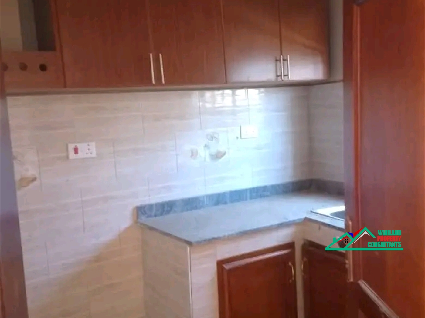 Semi Detached for rent in Mutungo Kampala