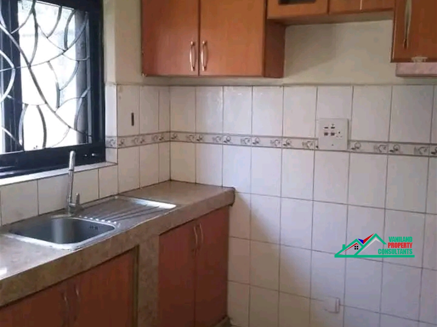 Semi Detached for rent in Mutungo Kampala