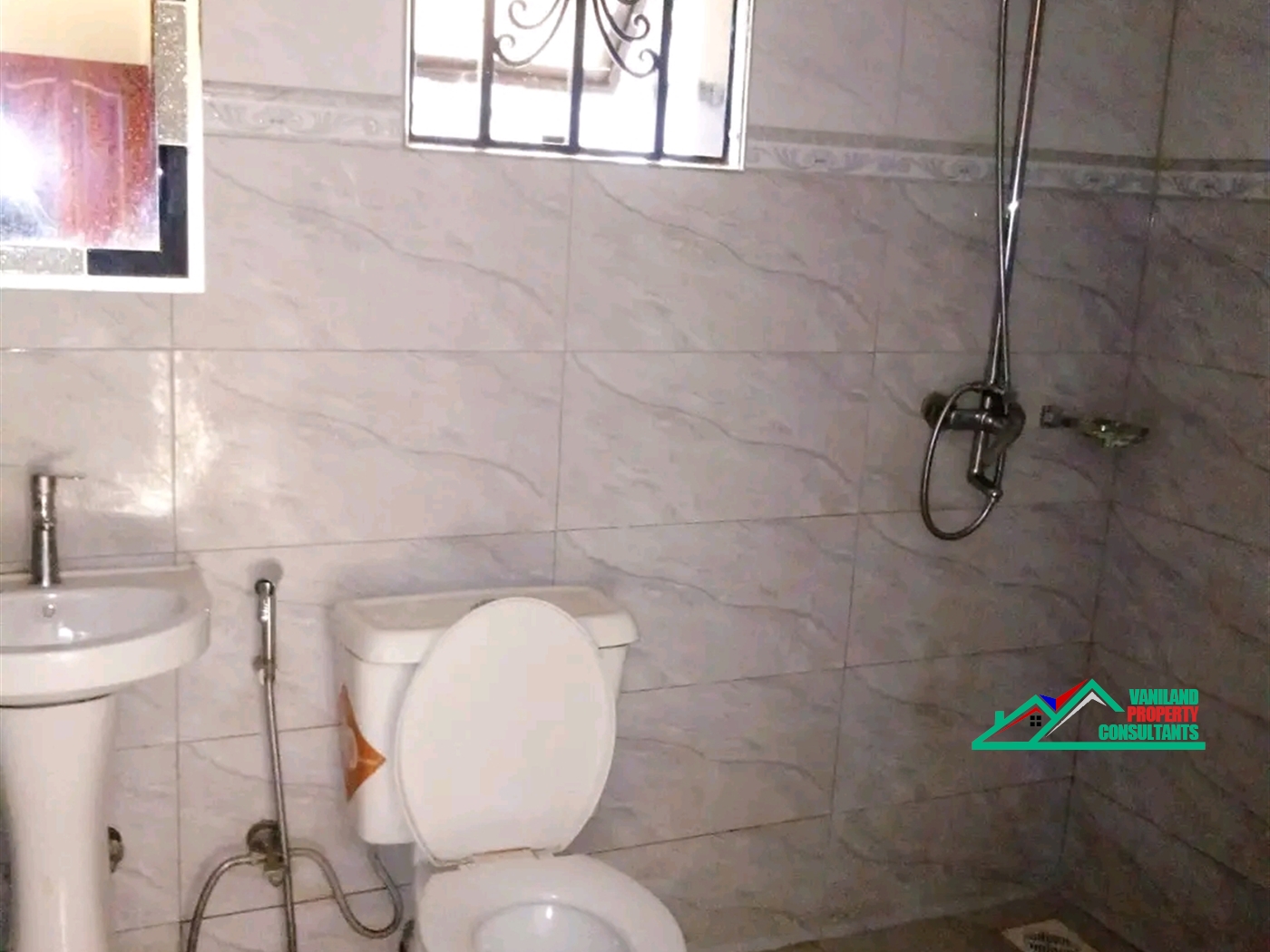 Semi Detached for rent in Mutungo Kampala