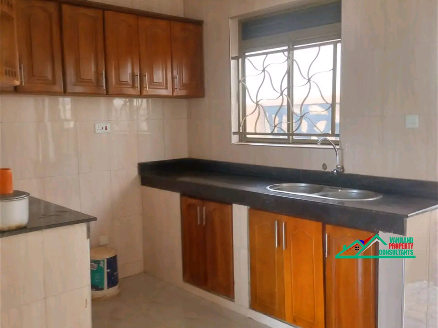 Semi Detached for rent in Mutungo Kampala