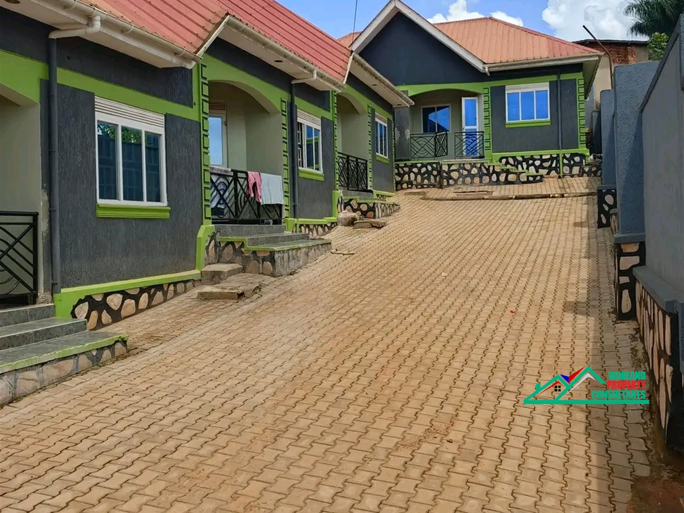 Semi Detached for rent in Mutungo Kampala