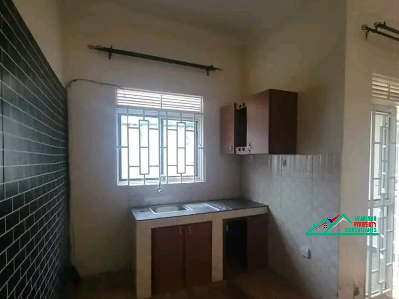 Semi Detached for rent in Mutungo Kampala