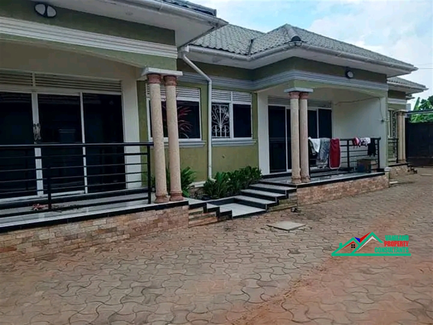 Semi Detached for rent in Mutungo Kampala