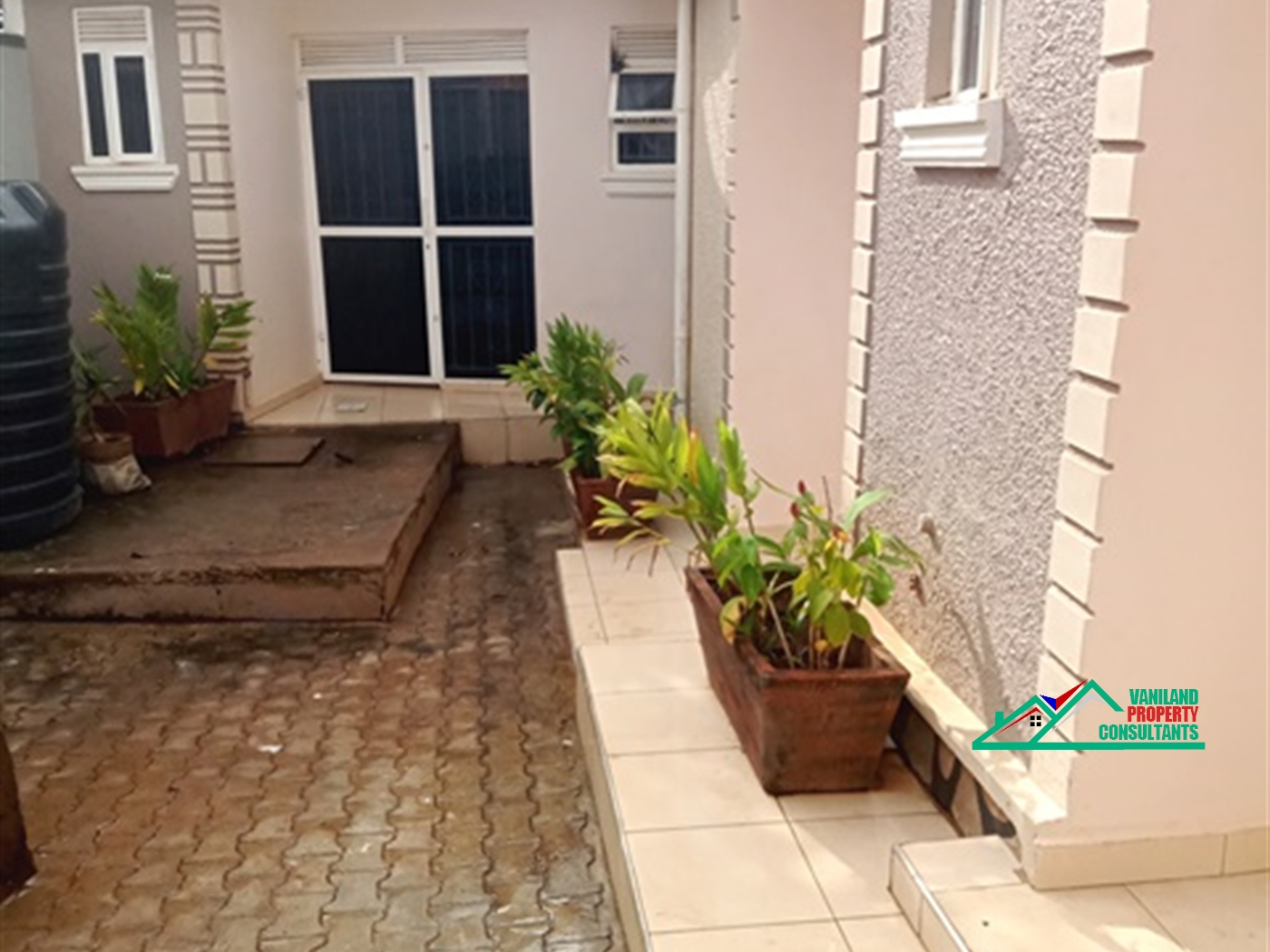 Semi Detached for rent in Kulambilo Wakiso