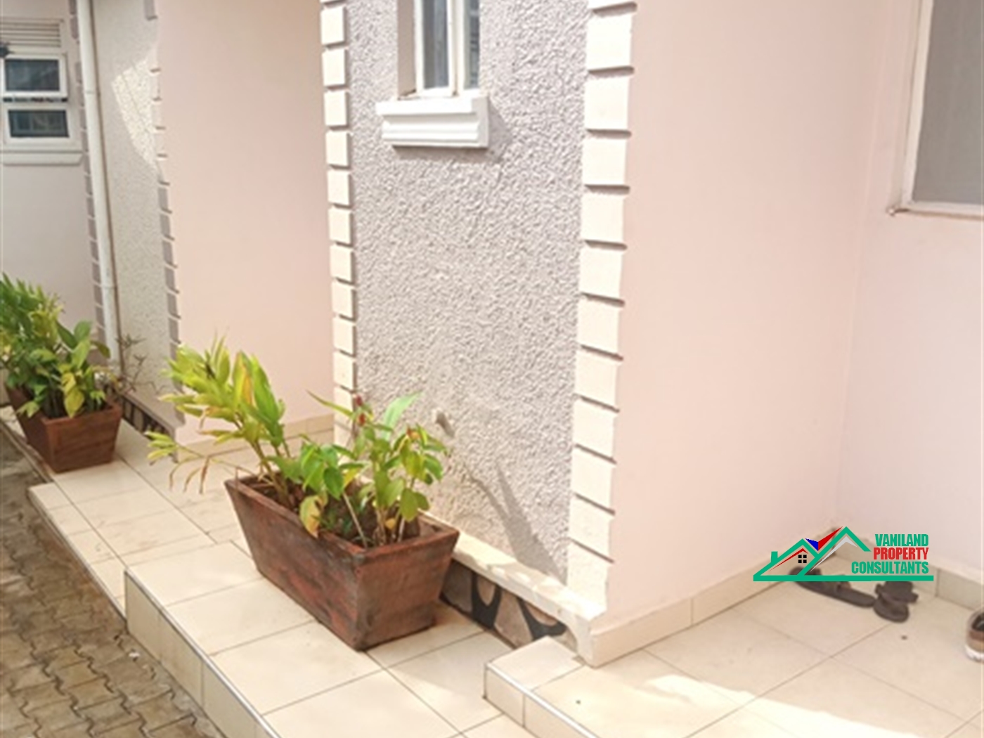 Semi Detached for rent in Kulambilo Wakiso