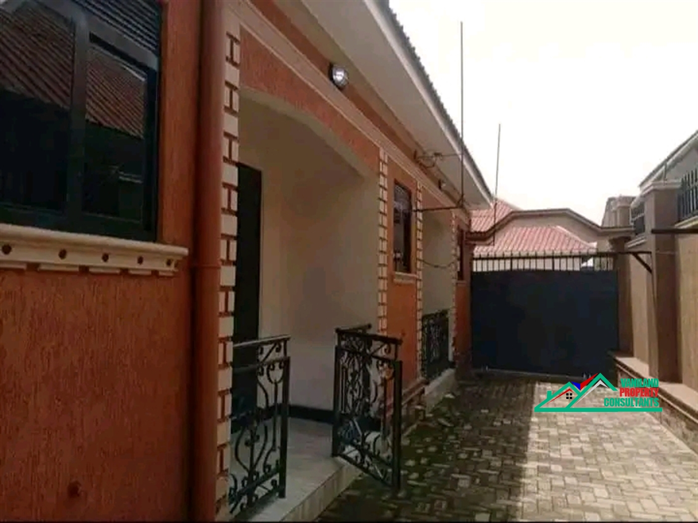 Semi Detached for rent in Mutungo Kampala