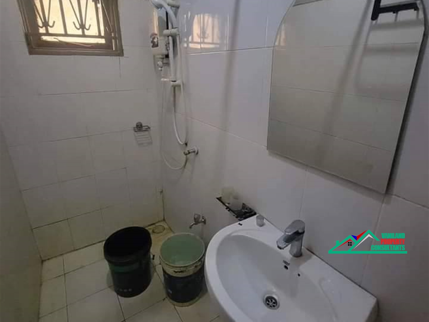 Duplex for rent in Kisaasi Kampala