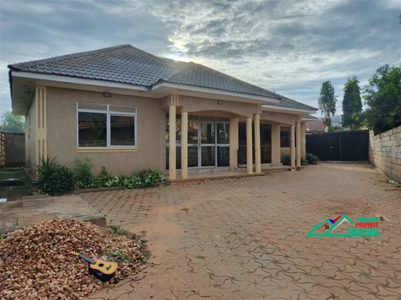 Semi Detached for rent in Kyaliwajjala Wakiso