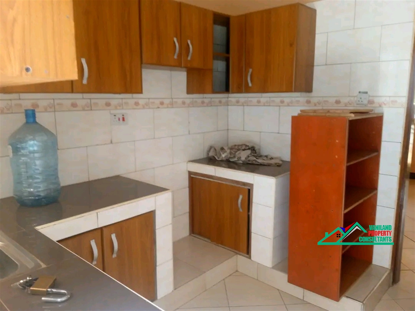 Semi Detached for rent in Mutungo Kampala