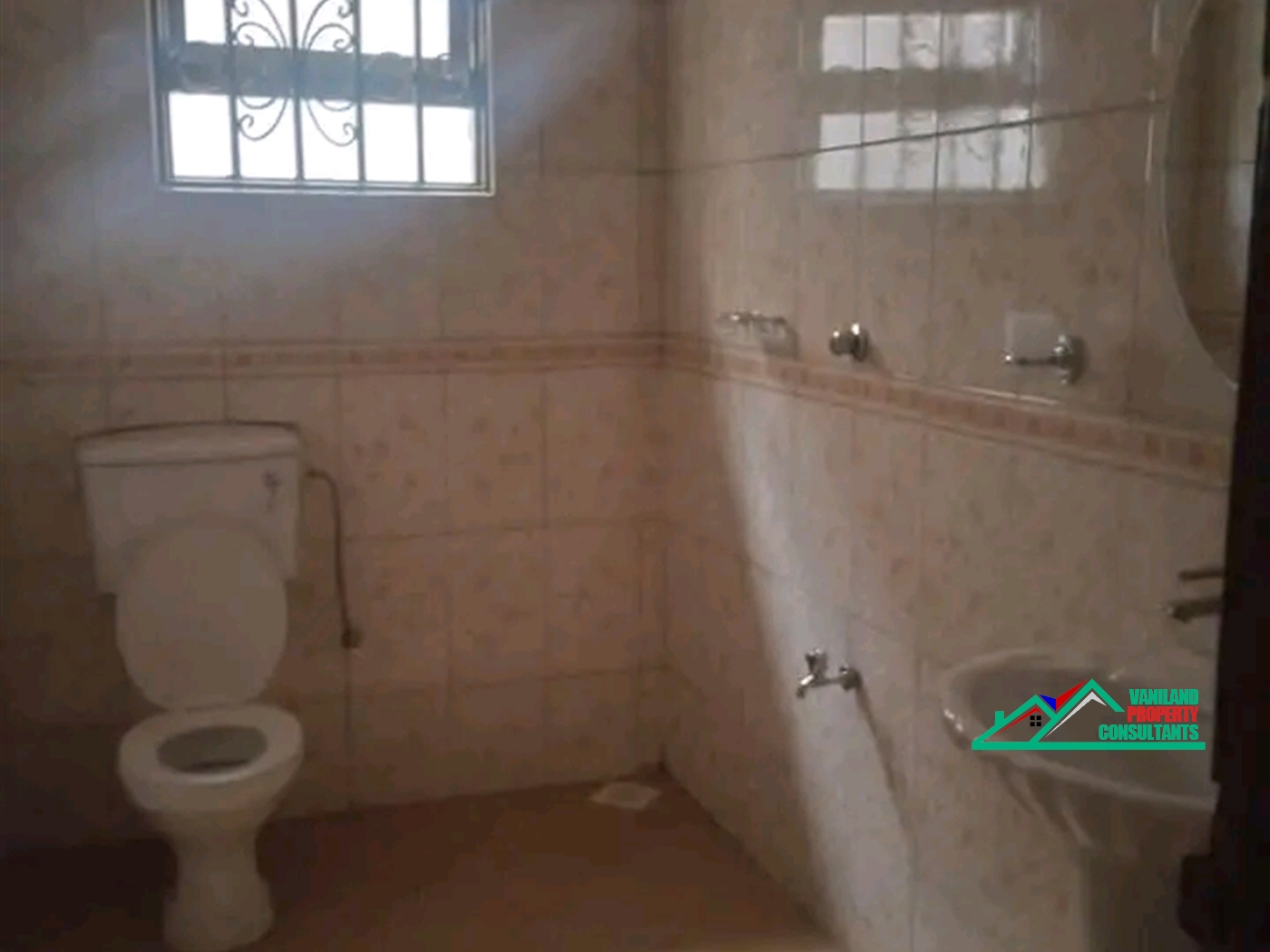 Semi Detached for rent in Mutungo Kampala