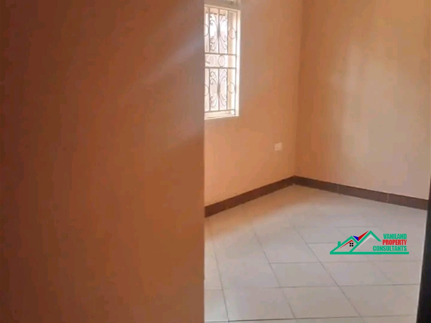 Semi Detached for rent in Mutungo Kampala