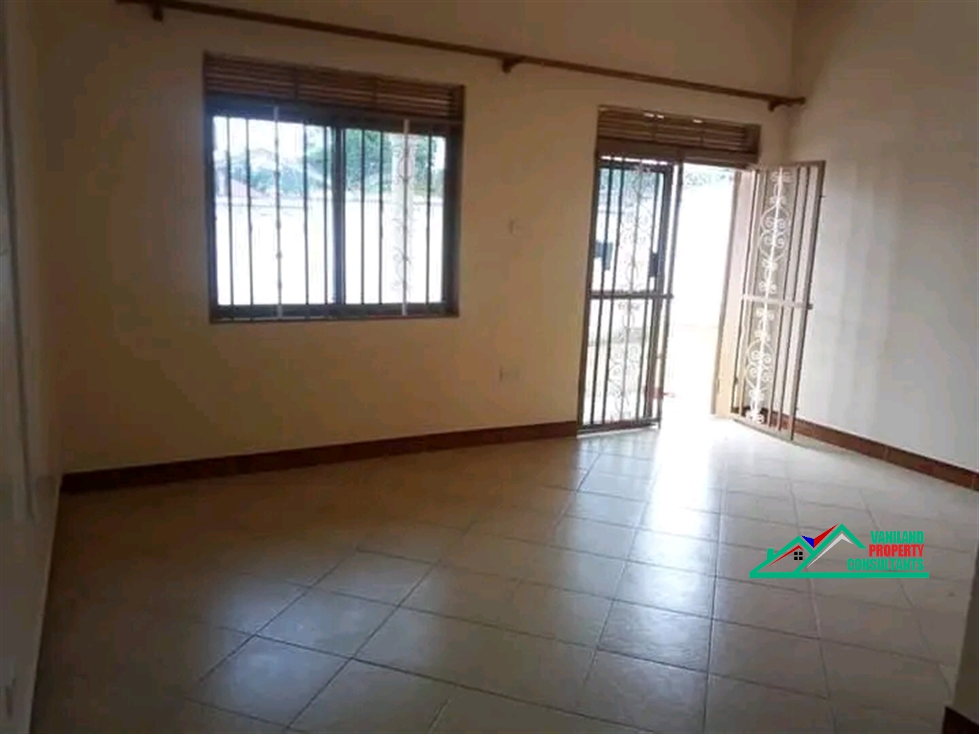 Semi Detached for rent in Mutungo Kampala