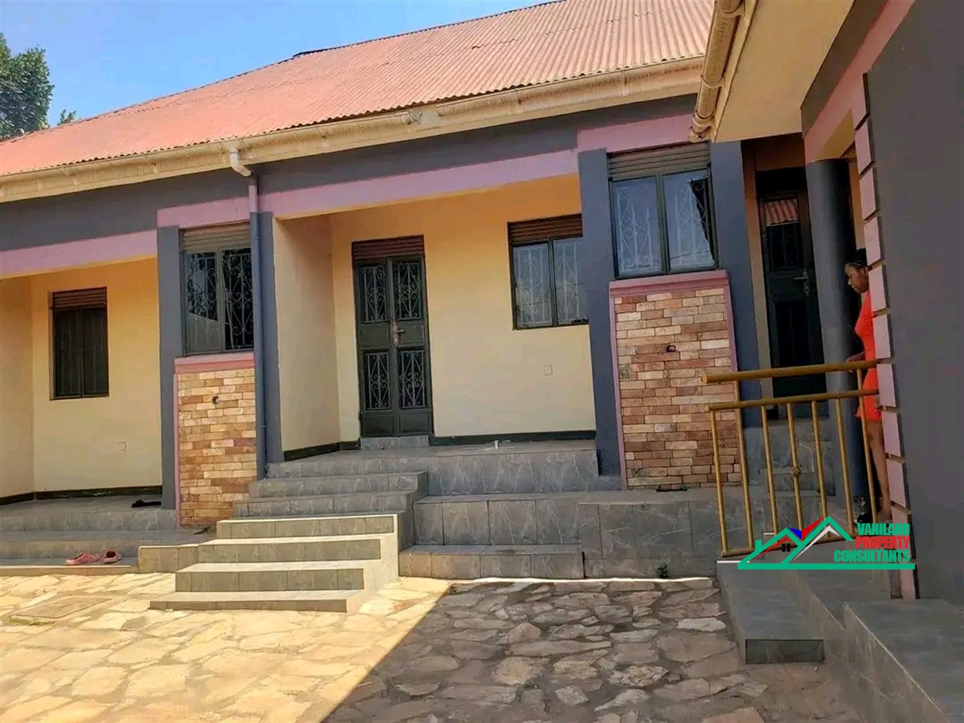 Semi Detached for rent in Mutungo Kampala