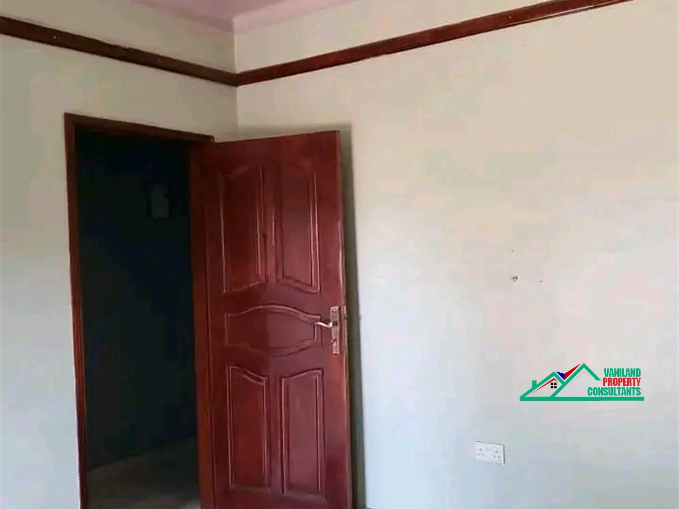 Semi Detached for rent in Mutungo Kampala