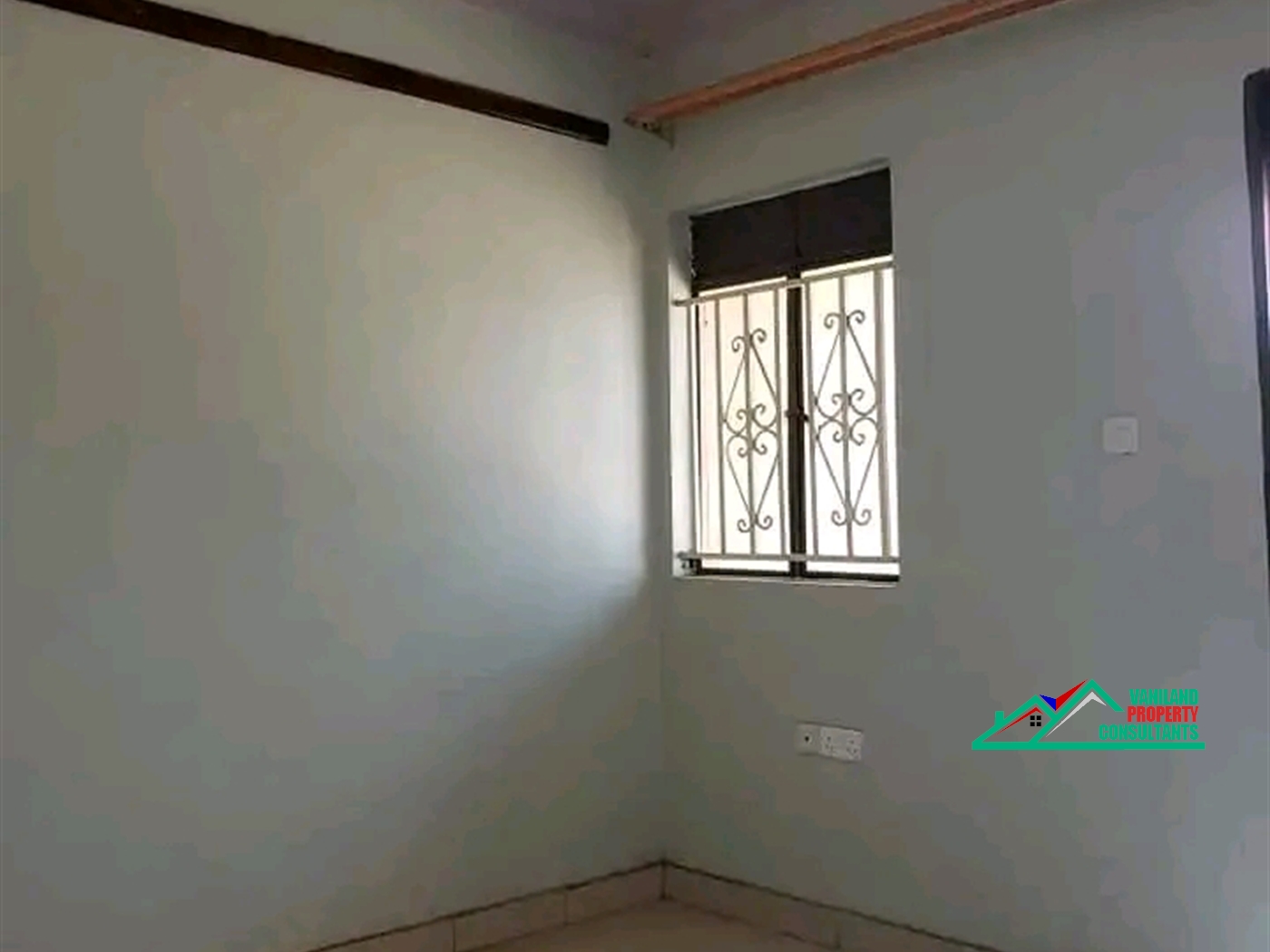 Semi Detached for rent in Mutungo Kampala